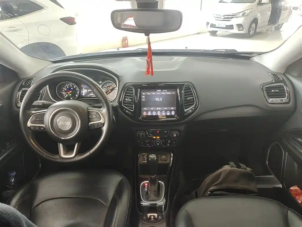 Jeep Compass 2021 — фото 10