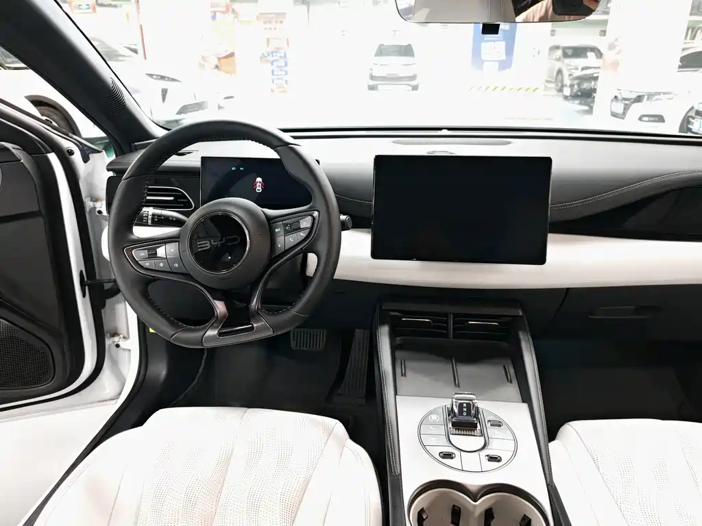 BYD Seal 06 2025 — фото 10