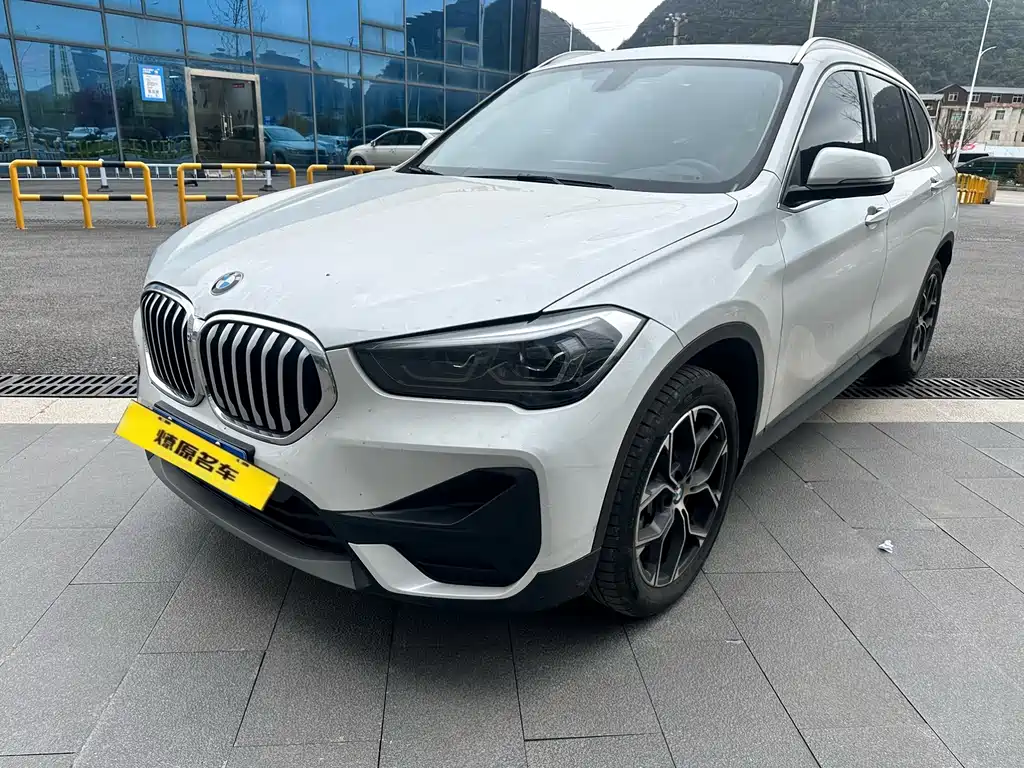 BMW X1 2022 — фото 1