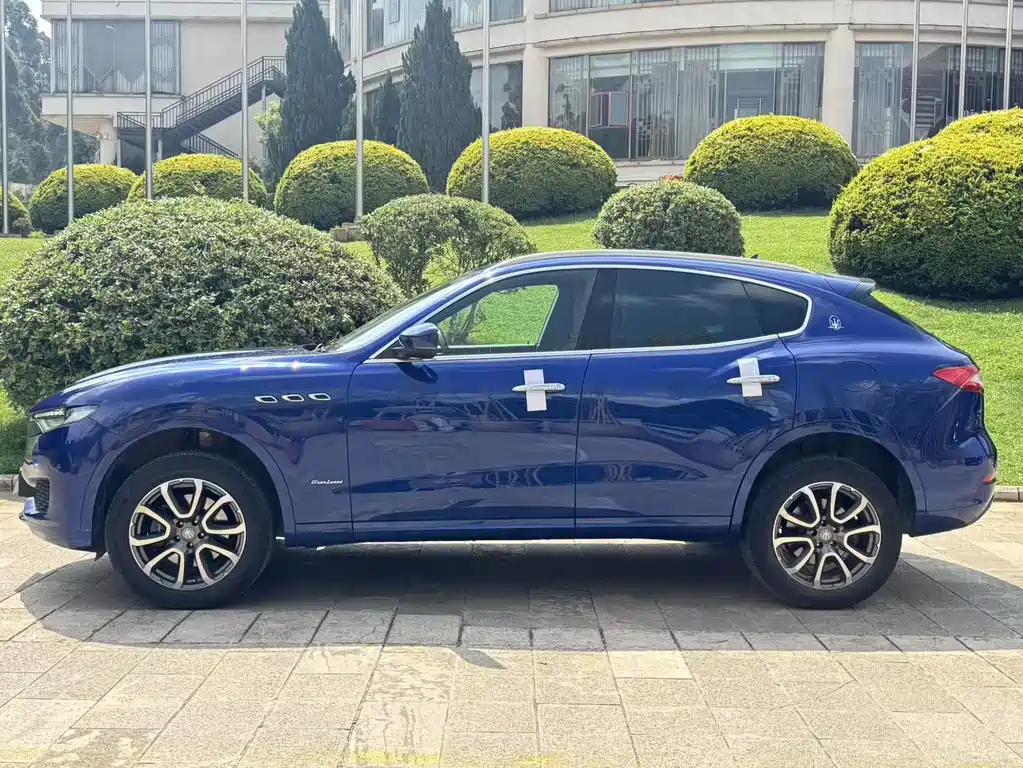 Maserati Levante 2018 — фото 8