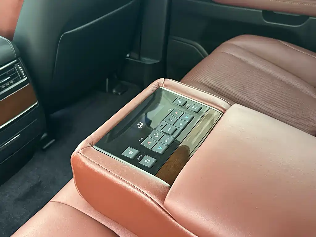 Lexus LX 2018 — фото 20