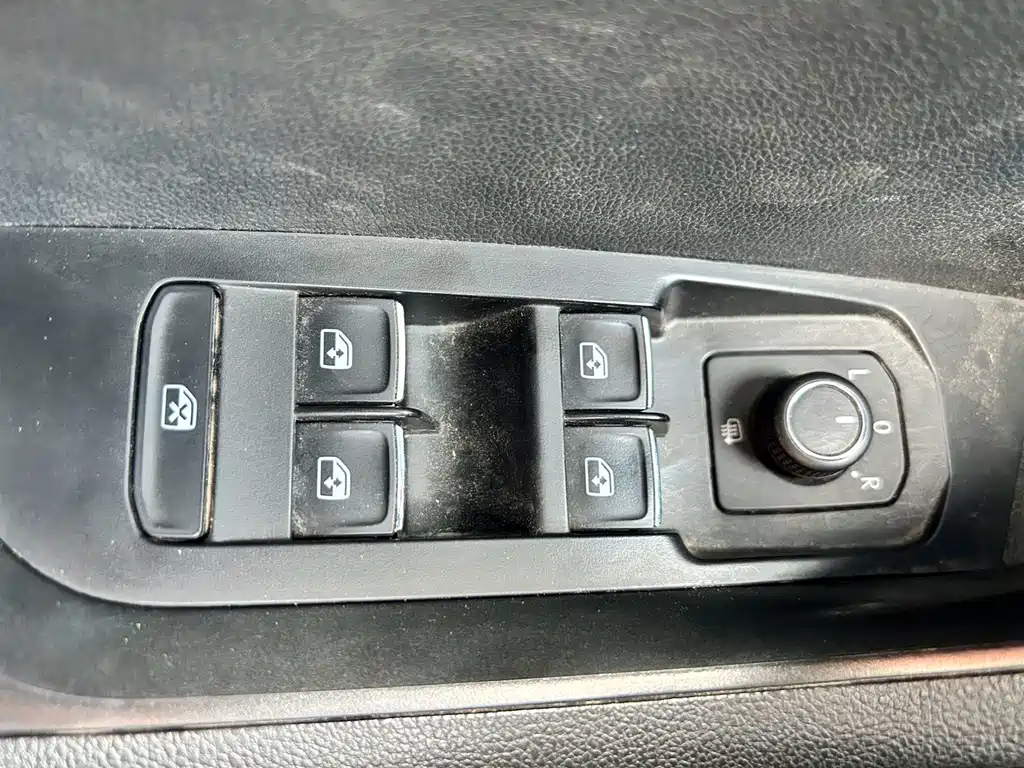 Skoda Korok 2023 — фото 8