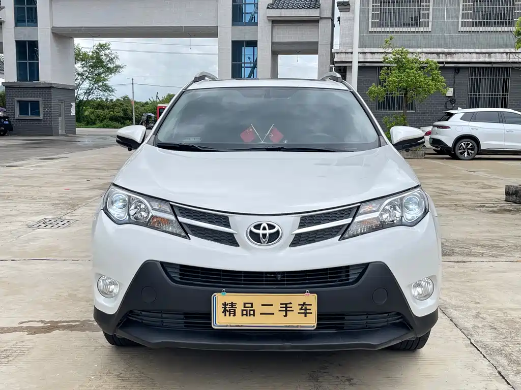 Toyota RAV4 2015 — фото 2