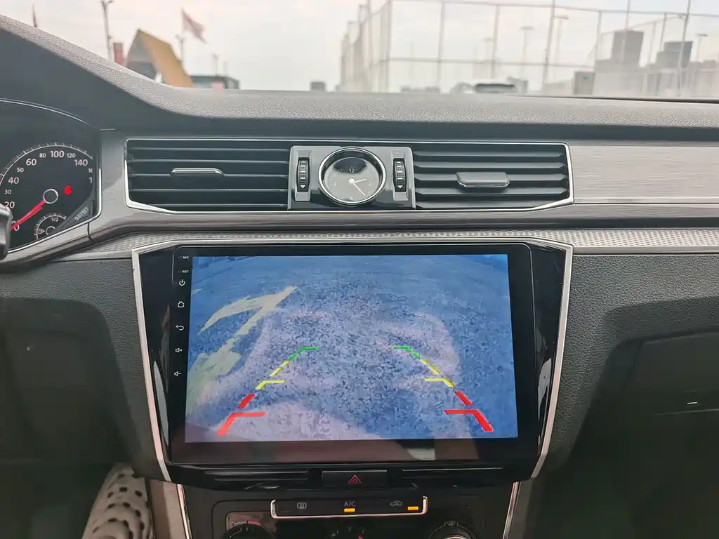 Volkswagen Passat 2018 — фото 15