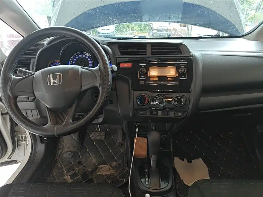 Honda Fit 2017 — фото 10