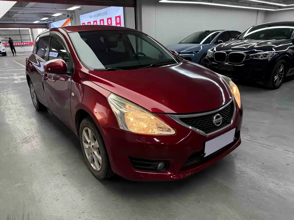 Nissan Tiida 2014