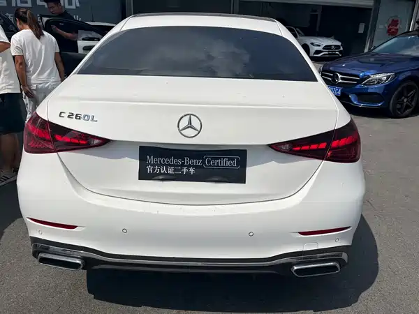 Mercedes-Benz C-Class 2024