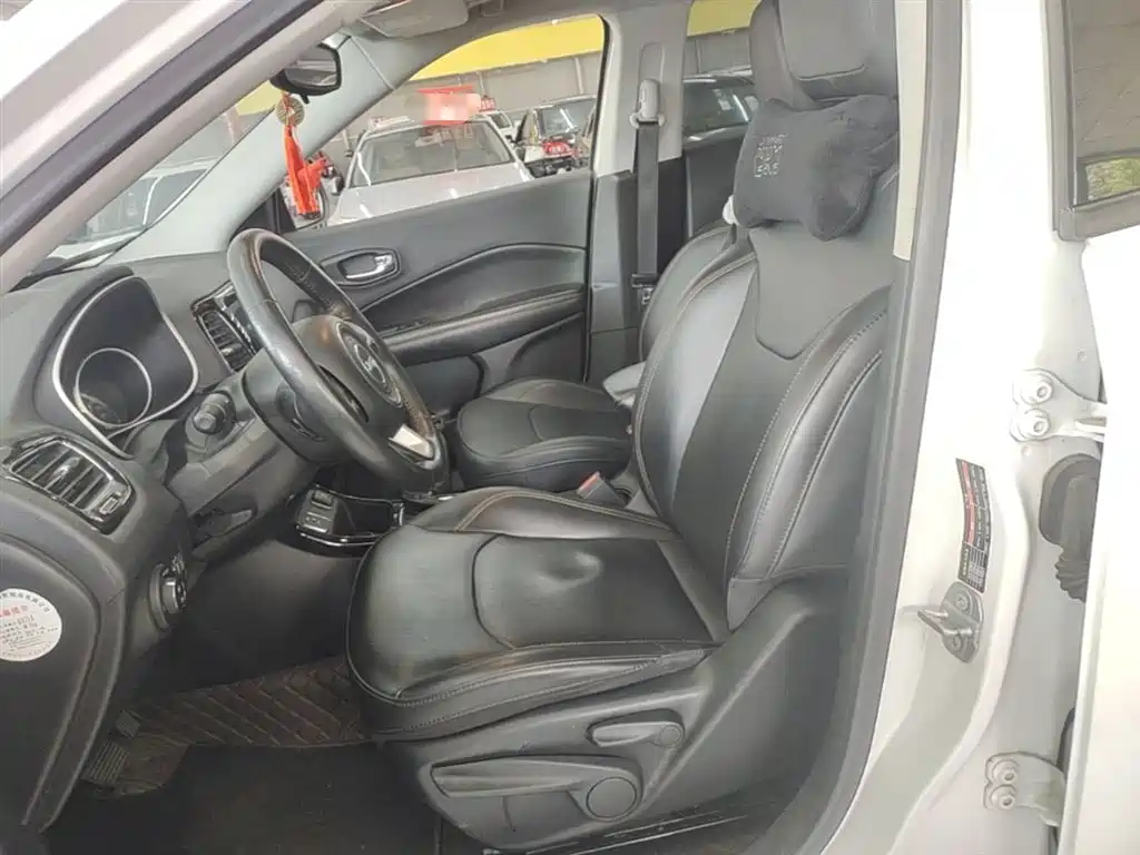 Jeep Compass 2021 — фото 15