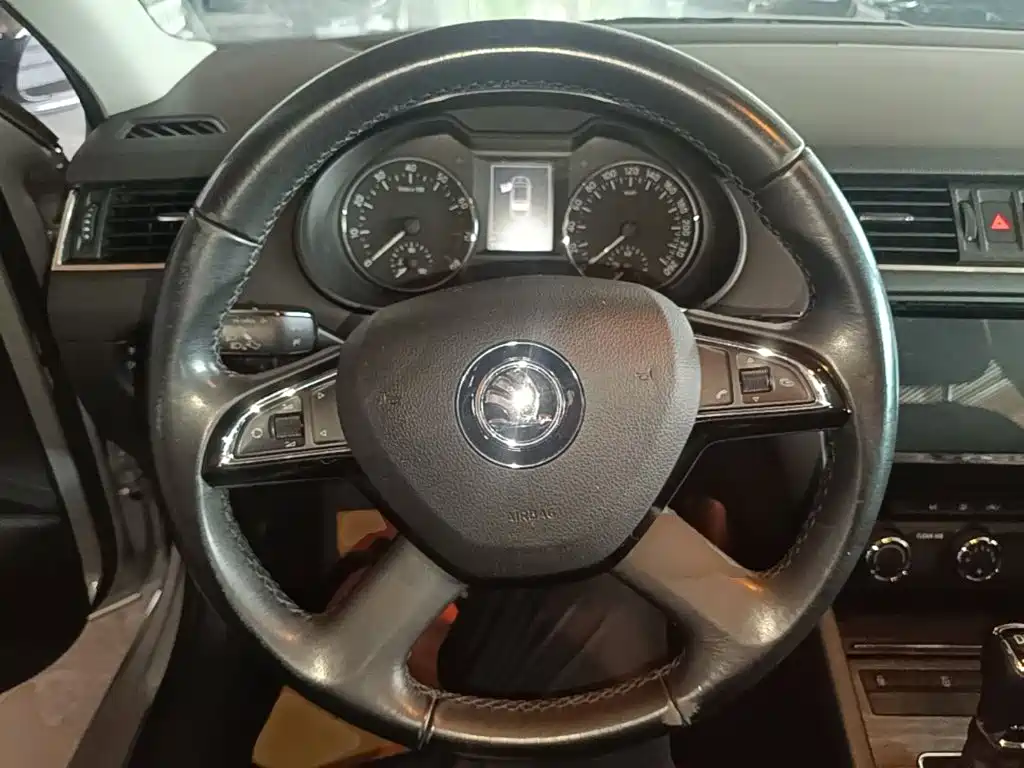 Skoda Octavia 2016 — фото 11