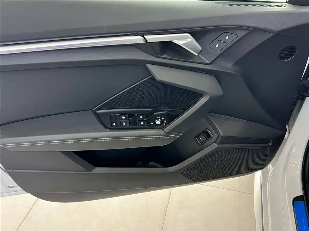 Audi A3 2024 — фото 25