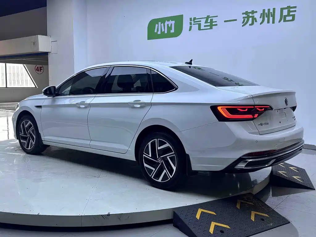 Volkswagen Sagitar 2022