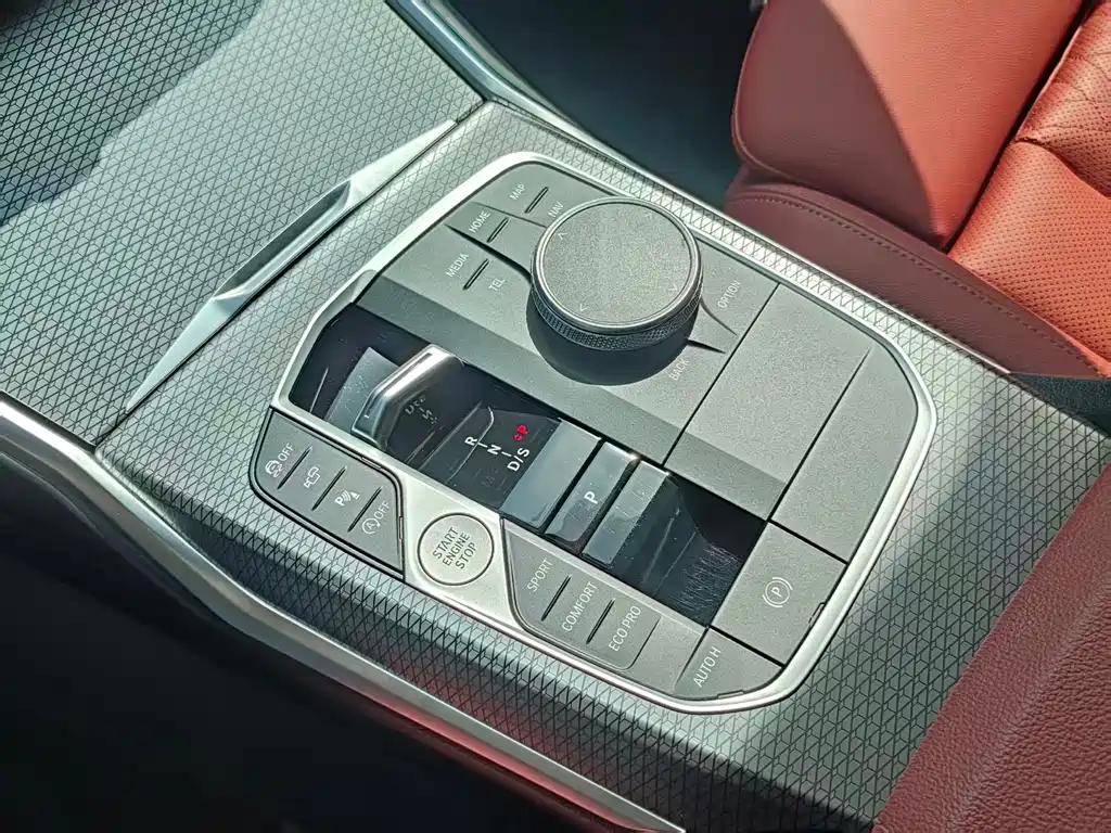 BMW 3 Series 2023 — фото 12
