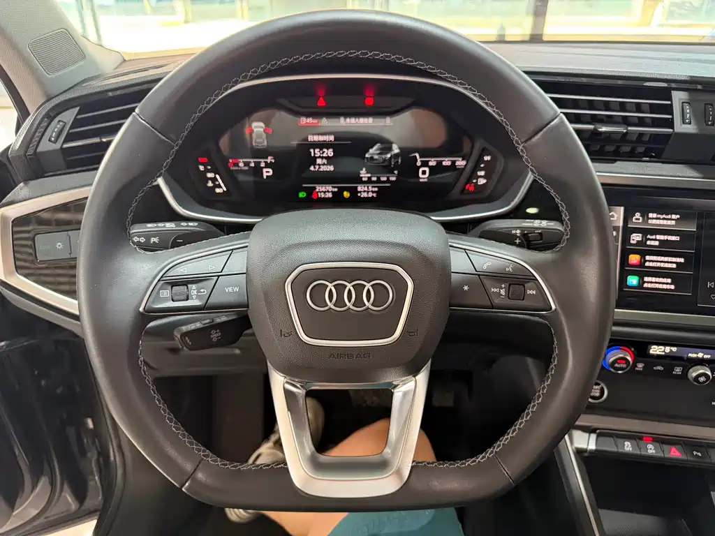 Audi Q3 2022 — фото 12