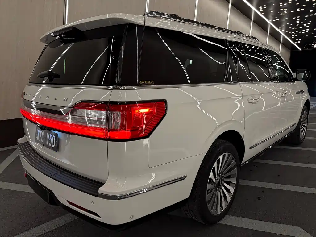 Lincoln Navigator 2021 — фото 11