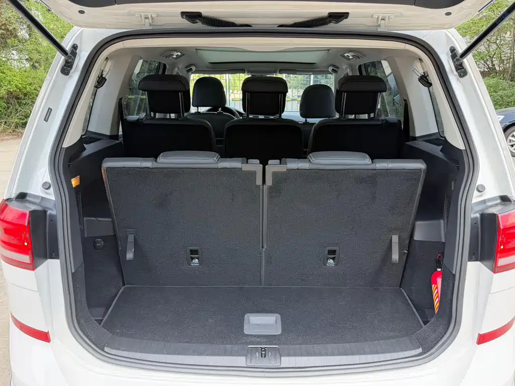 Volkswagen Touran 2022 — фото 16
