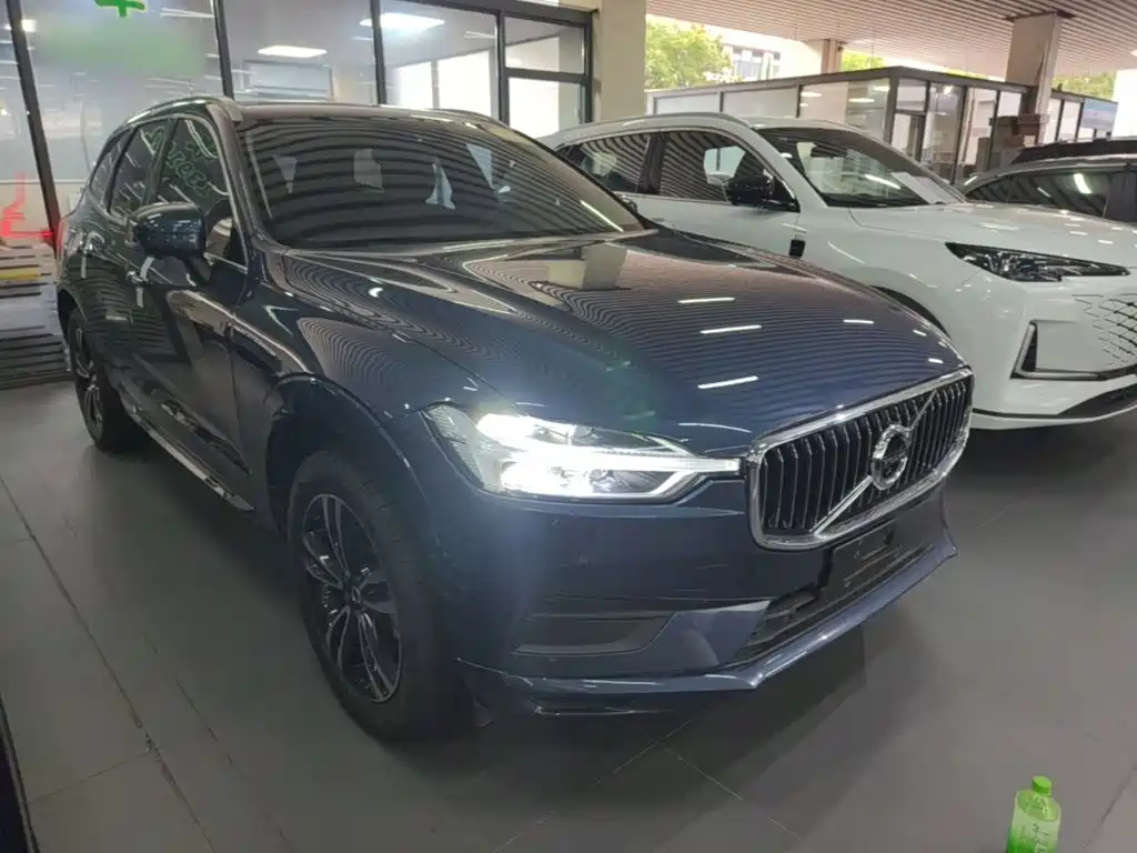 Volvo XC60 2018 — фото 4