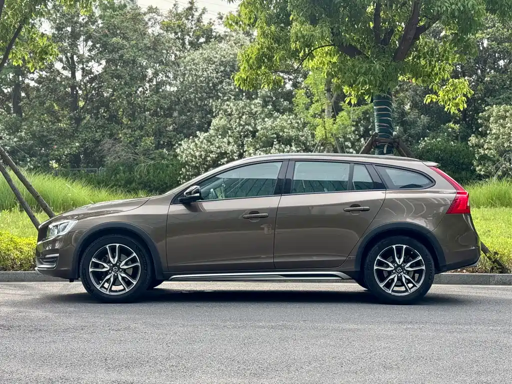 Volvo V60 2016 — фото 2