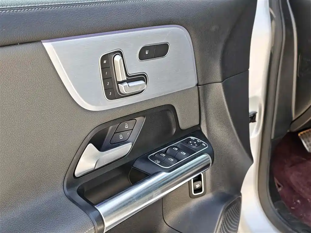 Mercedes-Benz GLA AMG 2022 — фото 15