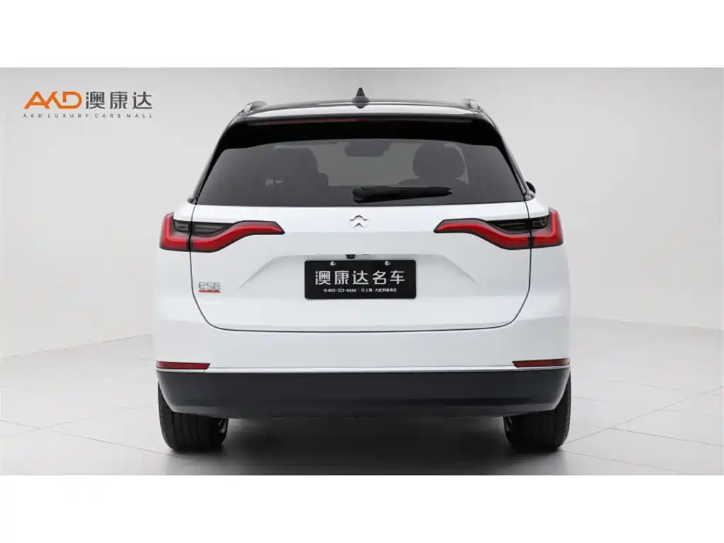NIO ES8 2021