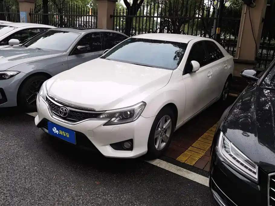 Toyota Reiz 2015