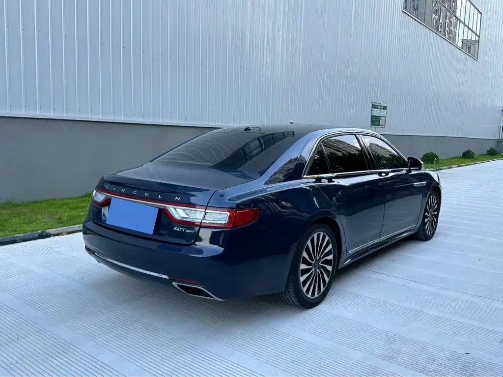 Lincoln Continental 2017 — фото 6
