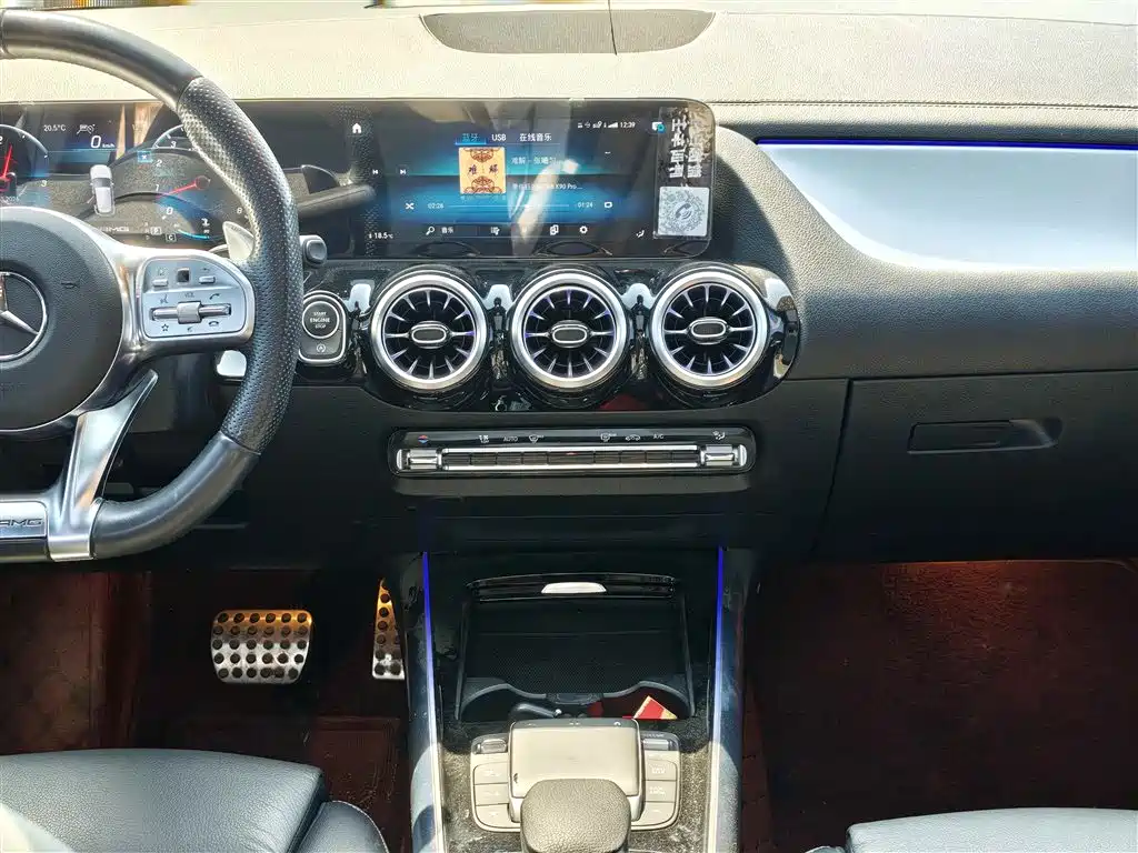 Mercedes-Benz GLA AMG 2022 — фото 9