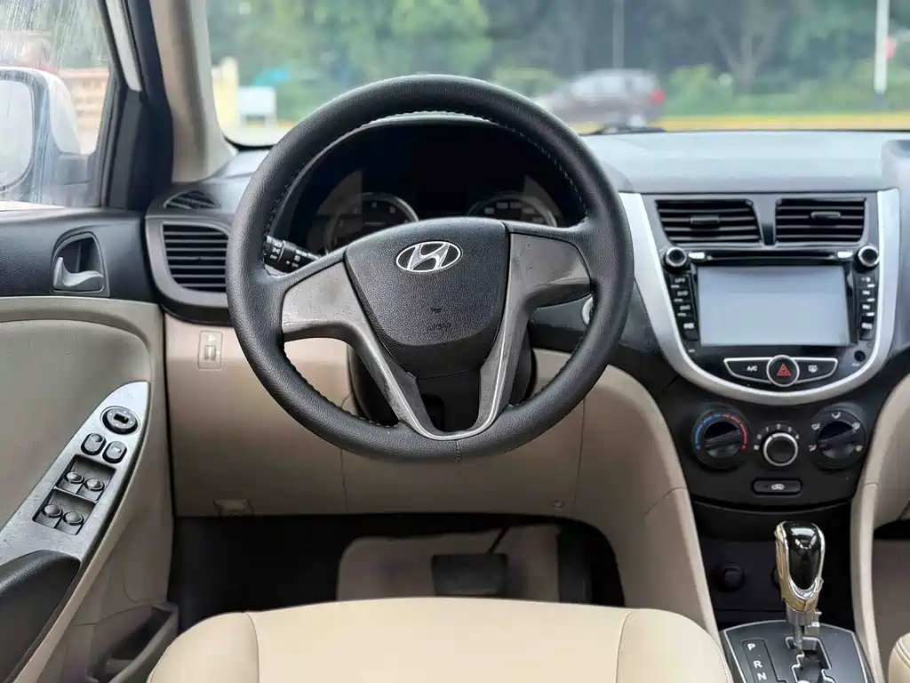 Hyundai Verna 2014 — фото 12