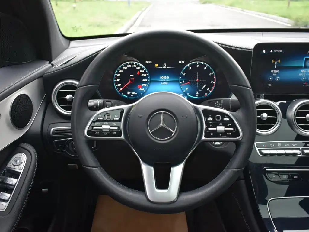 Mercedes-Benz GLC 2020 — фото 16