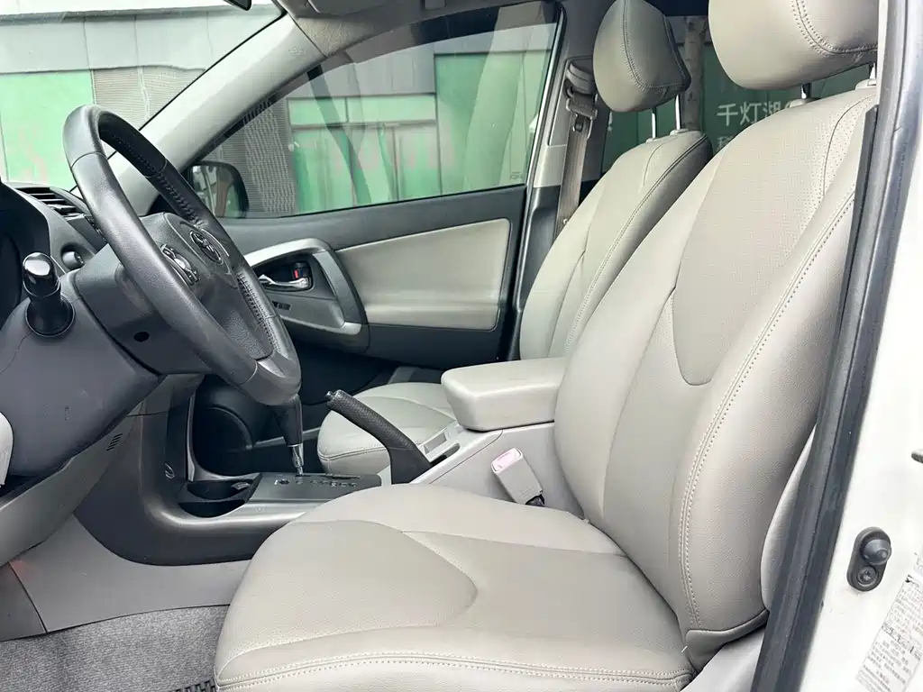 Toyota RAV4 2009