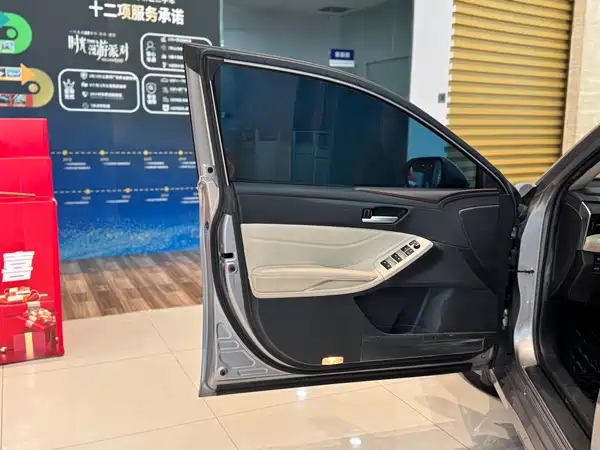 Toyota Avalon 2019
