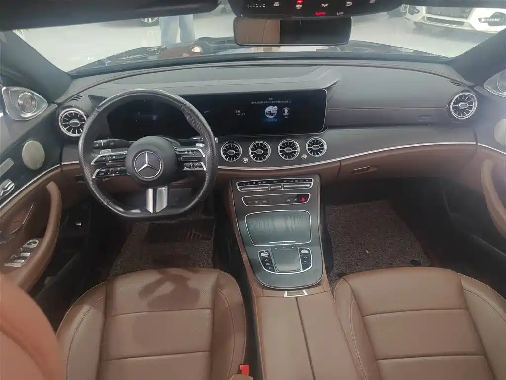 Mercedes-Benz E-Class 2023 — фото 16