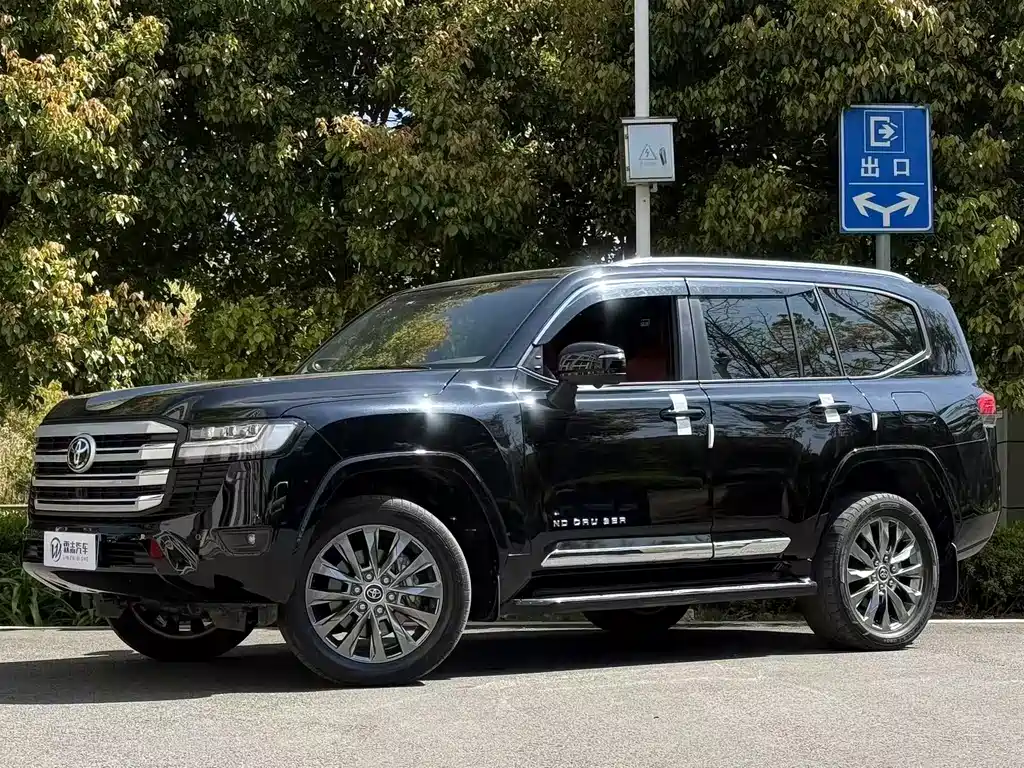 Toyota Land Cruiser 2025 — фото 1