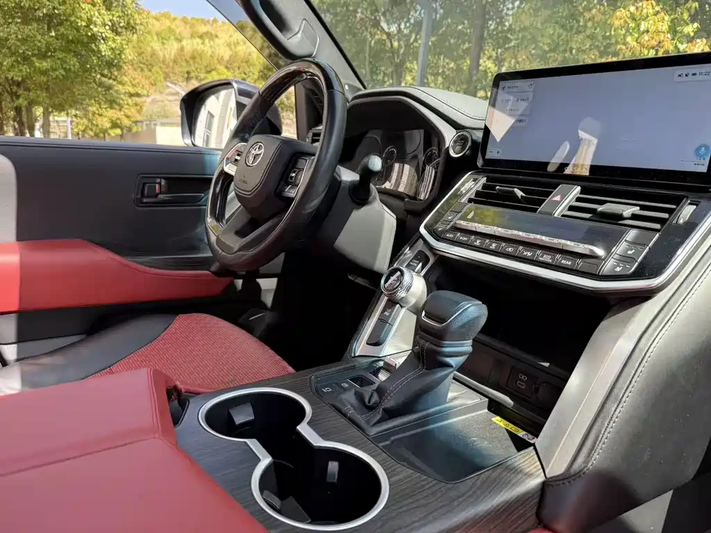Toyota Land Cruiser 2025 — фото 13