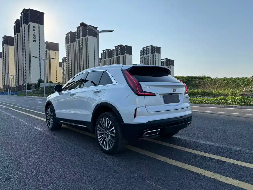 Cadillac XT4 2025 — фото 9