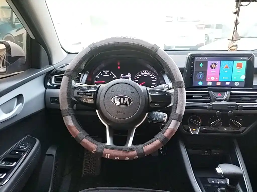 Kia Forte 2022 — фото 11