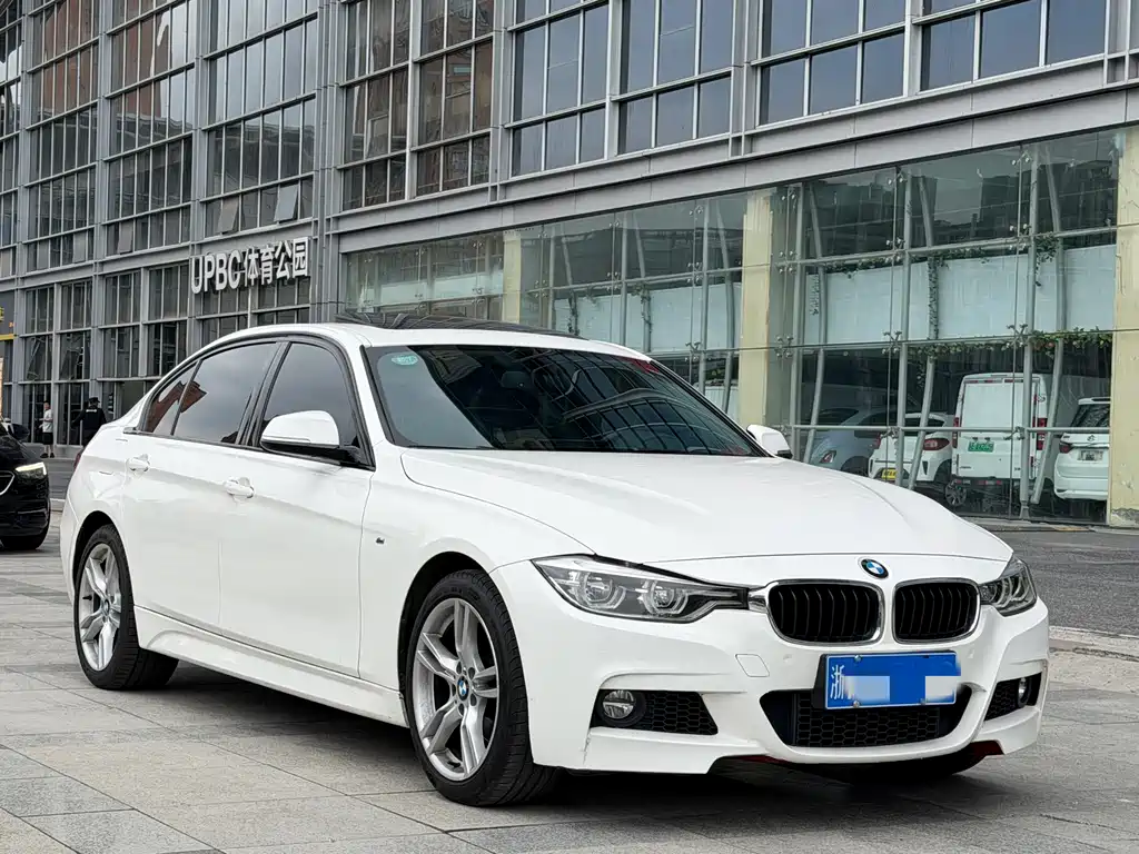 BMW 3 Series 2018 — фото 4