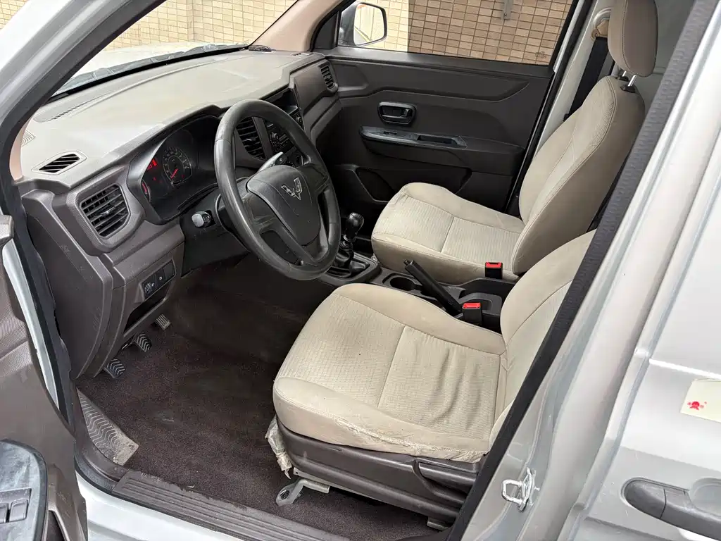 Wuling Hongguang V 2021