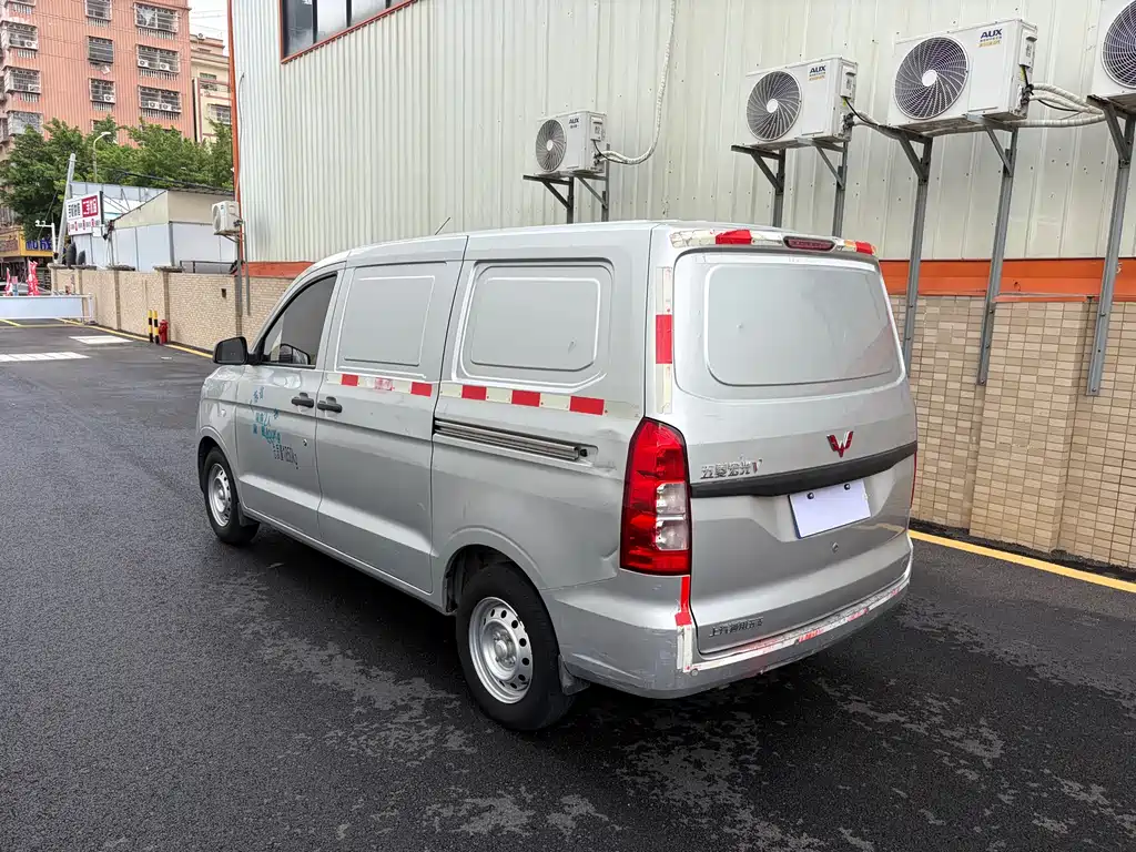 Wuling Hongguang V 2021