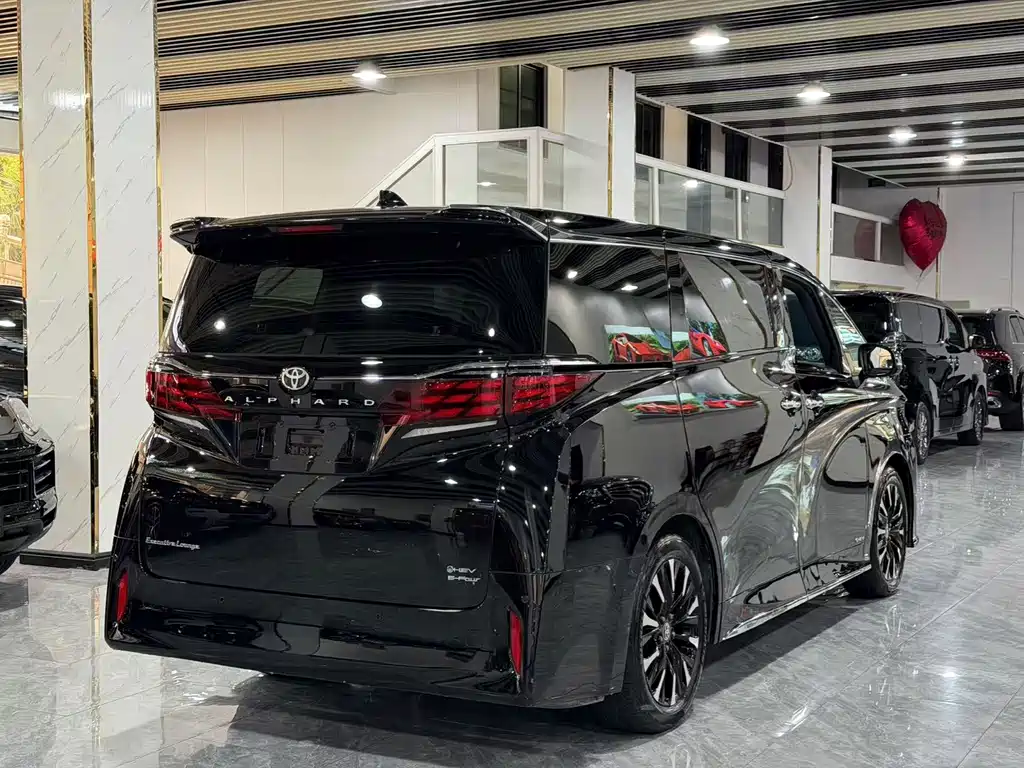 Toyota Alphard 2024 — фото 14