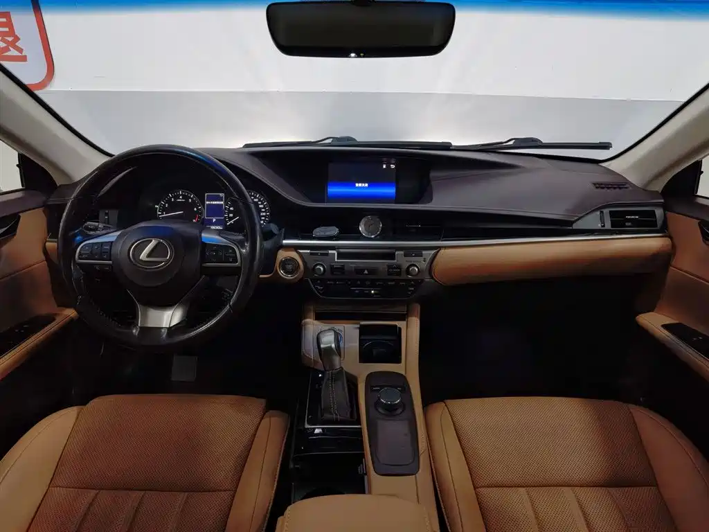 Lexus ES 2015