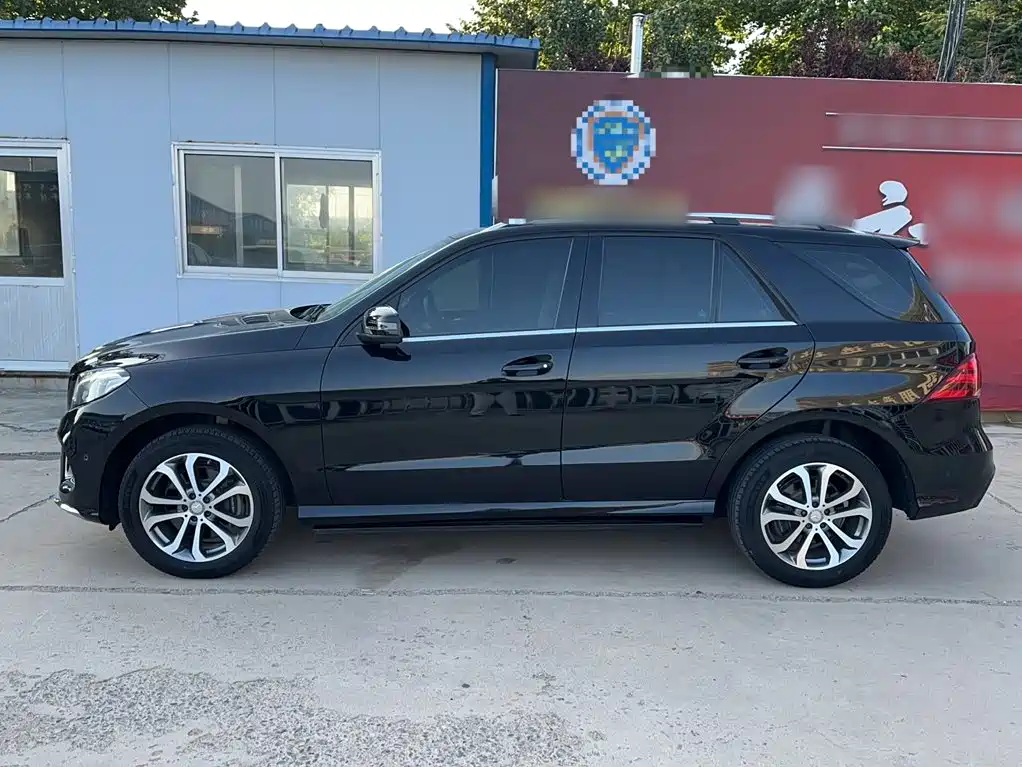 Mercedes-Benz GLE 2016