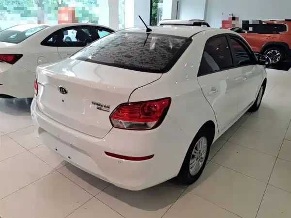 Kia Pegas 2017
