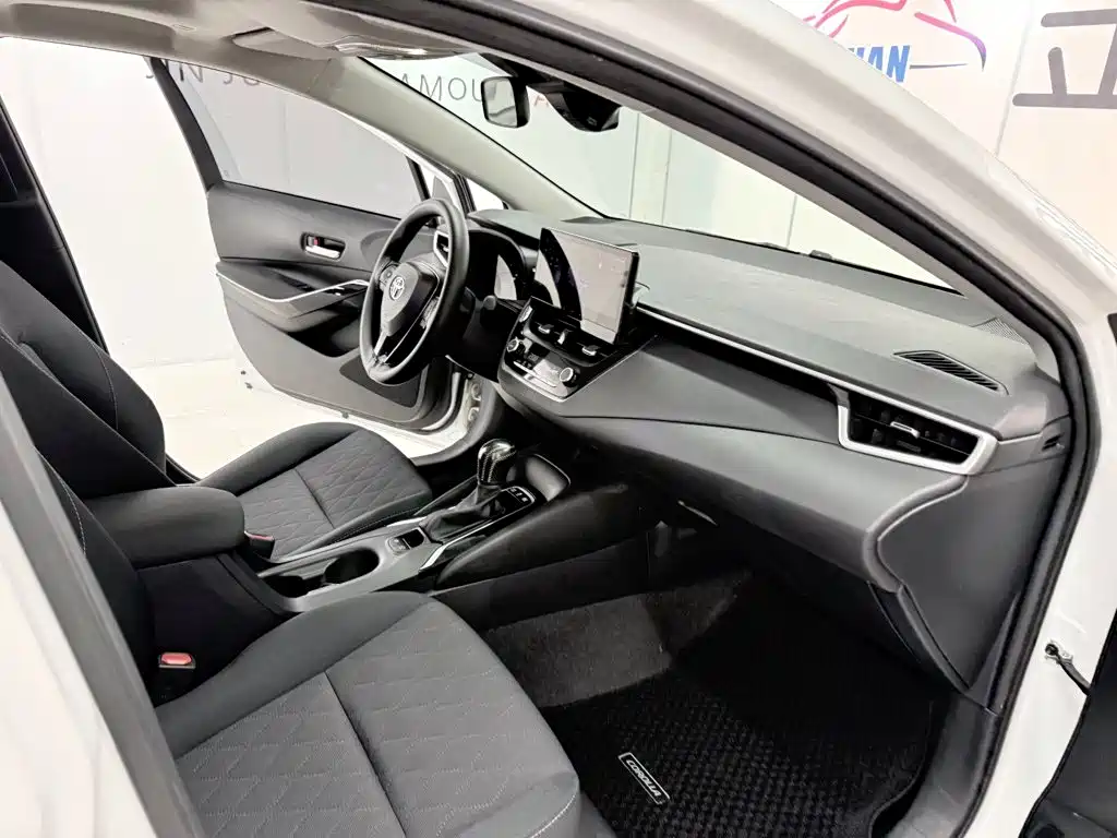 Toyota Corolla 2023 — фото 17
