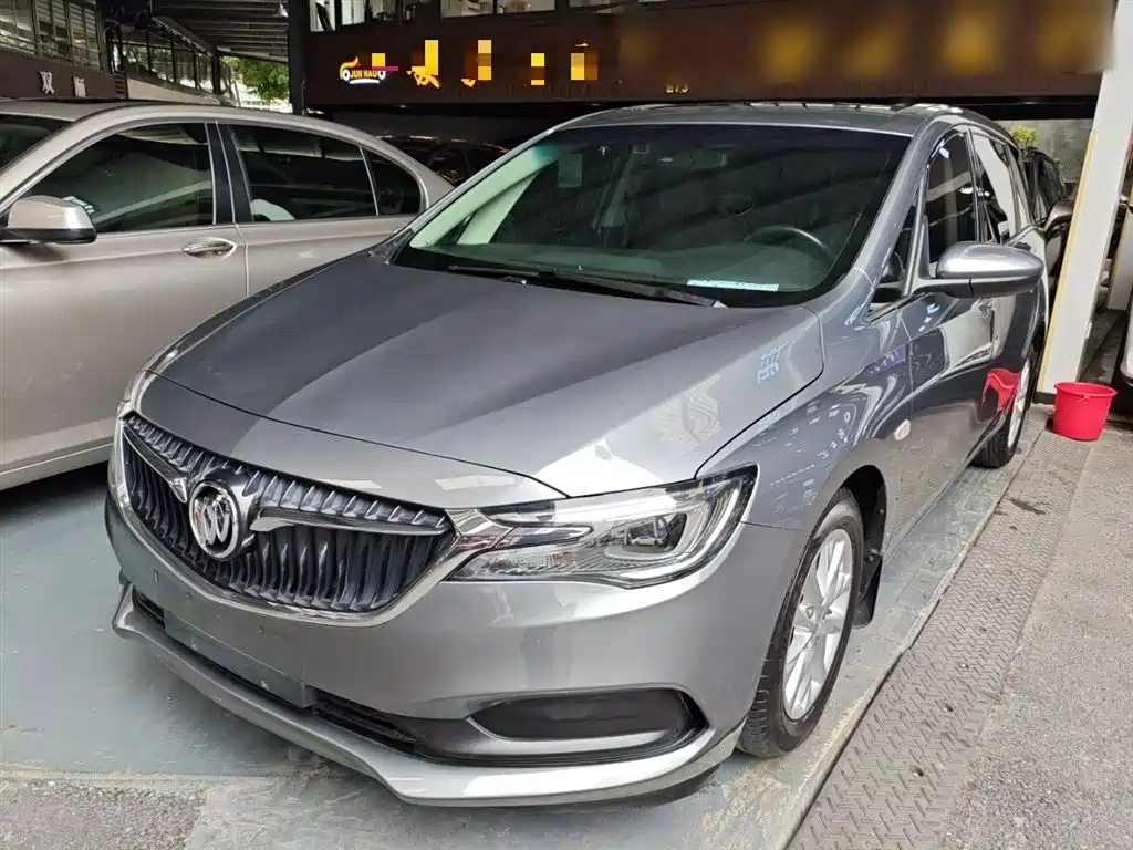 Buick GL6 2018 — фото 1