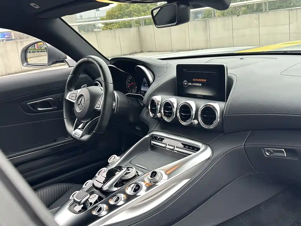 Mercedes-Benz AMG GT 2017 — фото 12