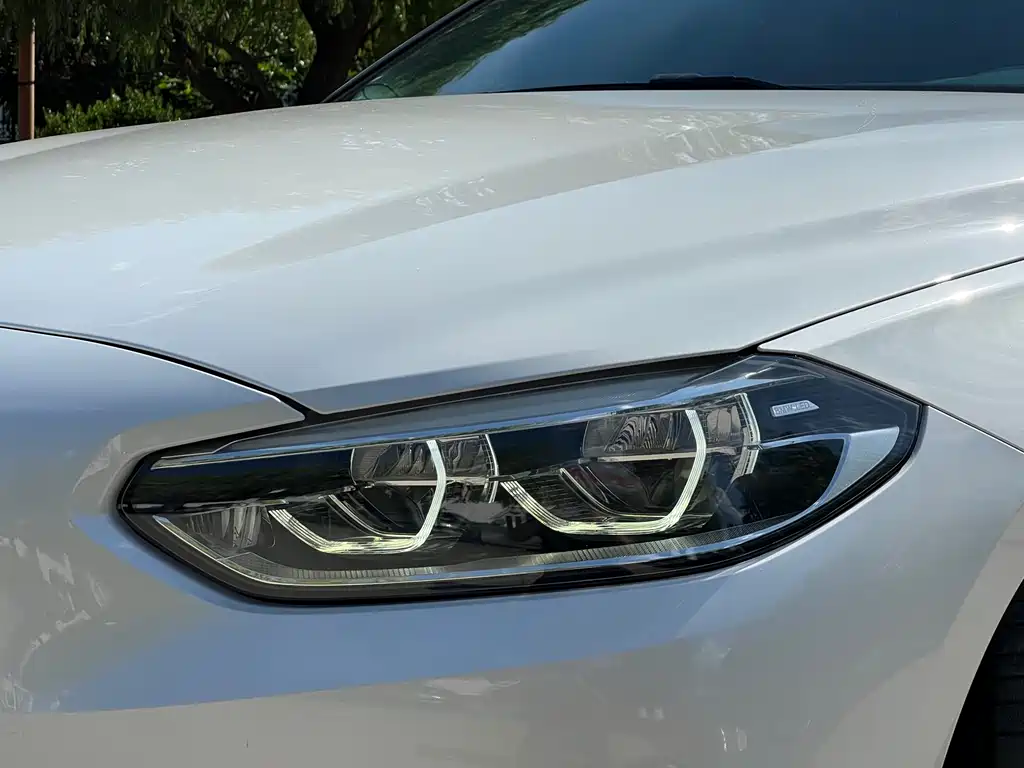BMW 1 Series 2018 — фото 8