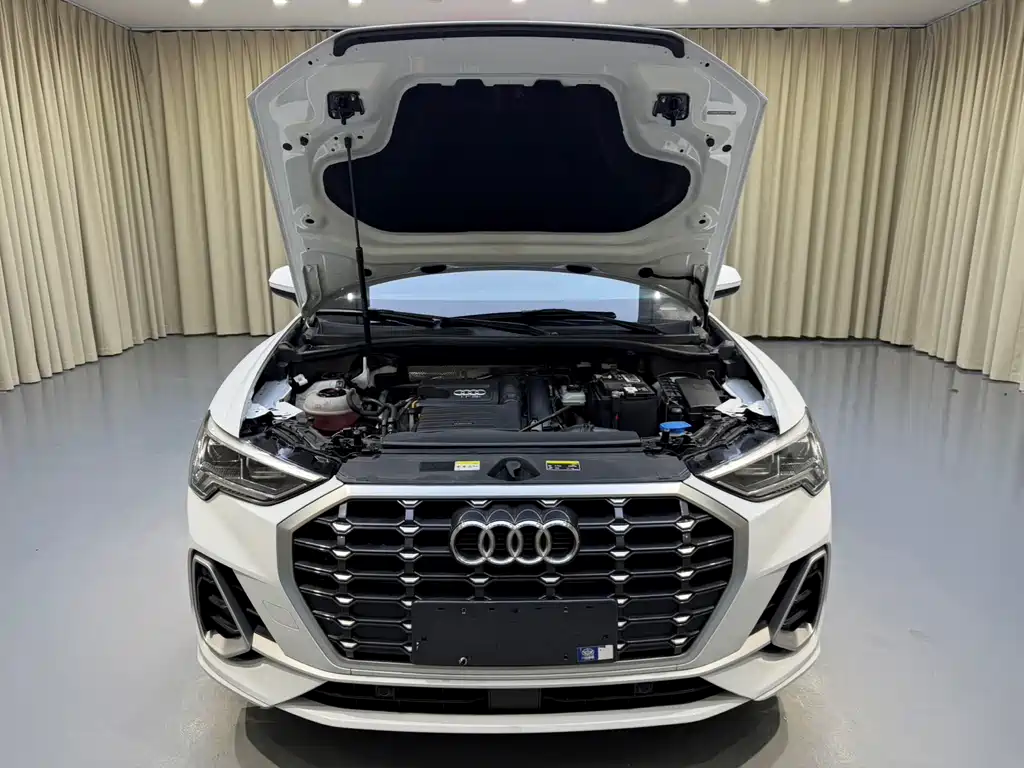 Audi Q3 2023 — фото 16