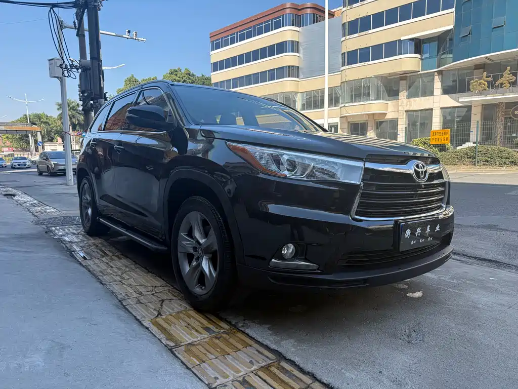 Toyota Highlander 2017 — фото 3