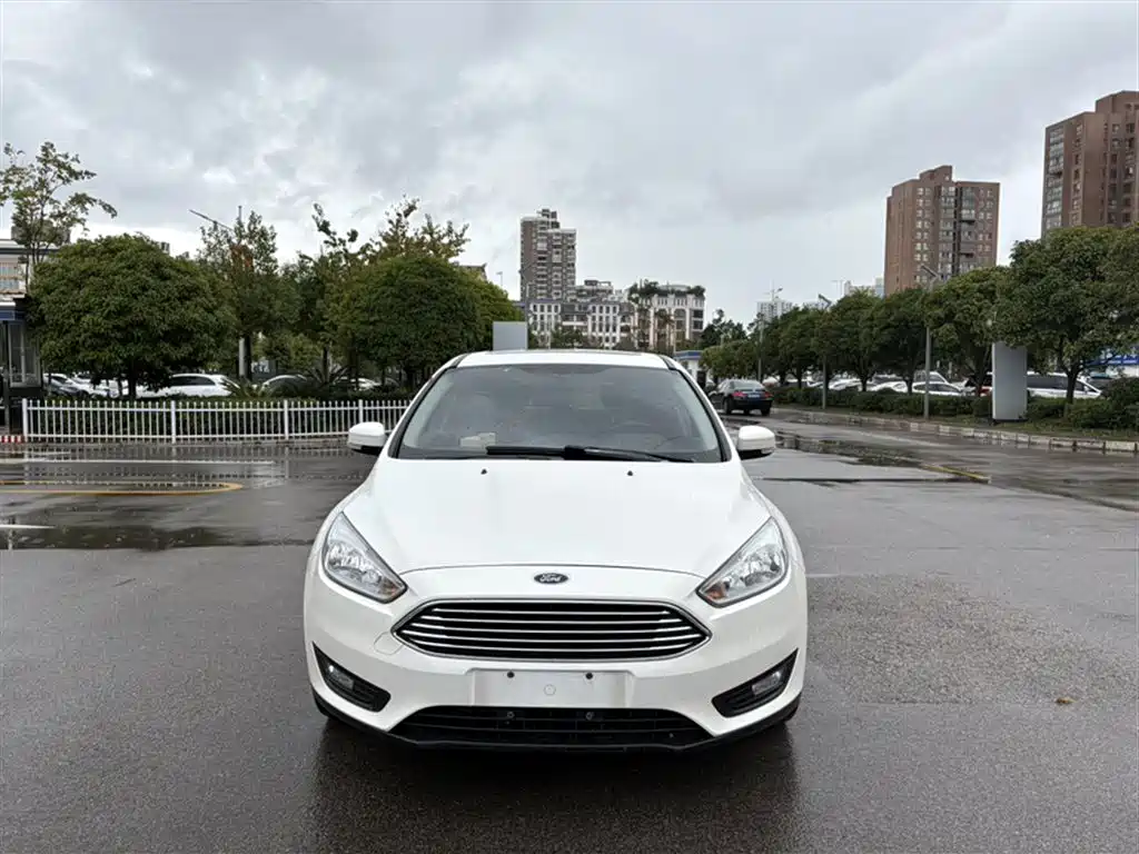 Ford Focus 2021 — фото 20