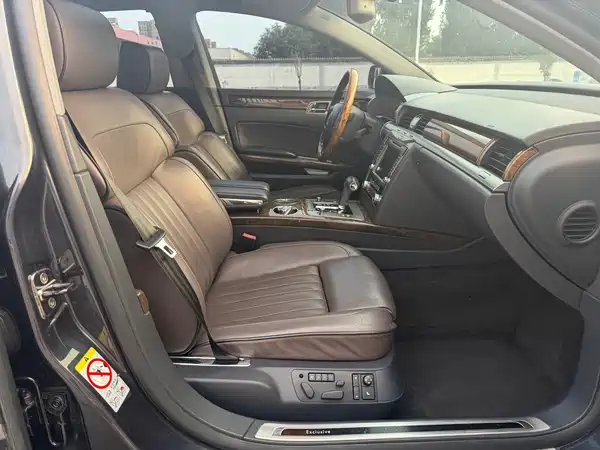 Volkswagen Phaeton 2012